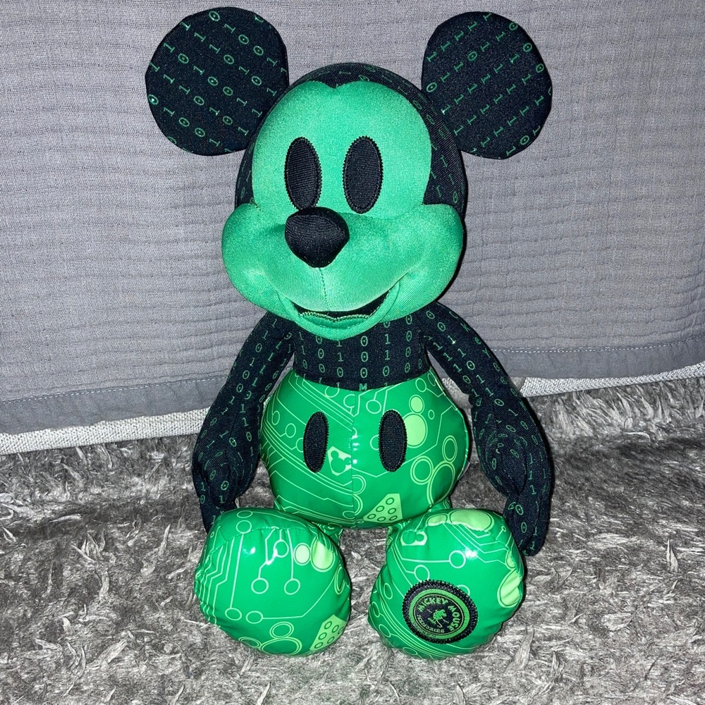 Disney Mickey Mouse Memories Plush 10/12 OCTOBER Limited Release green 2018